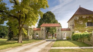 Property grounds -  Le Colombier - max. 2 people (Bouin)