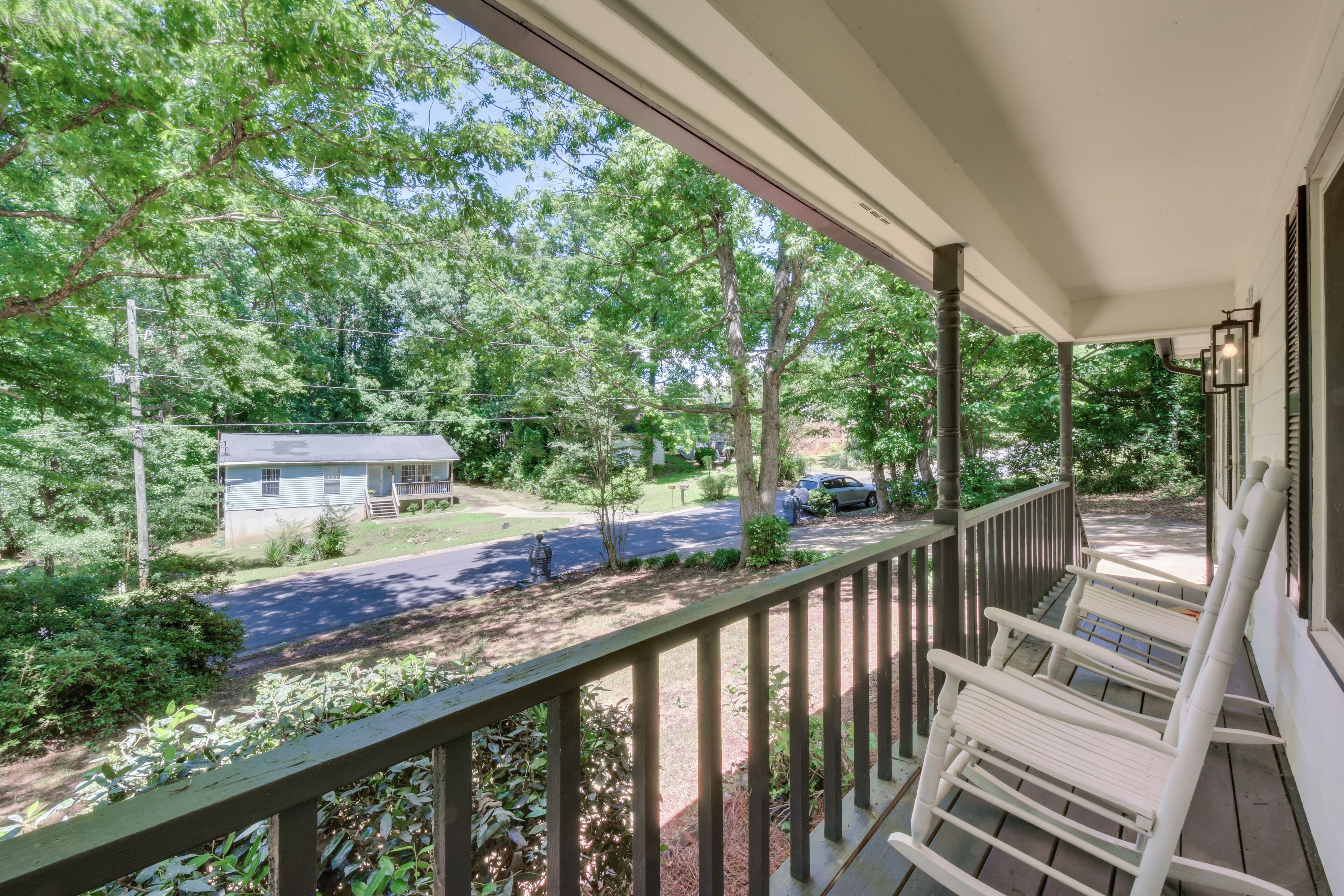 Athens Home w/ Deck - Near Sanford Stadium!