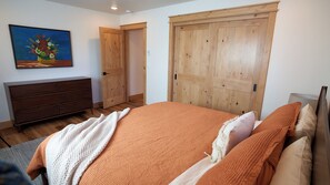 2 slaapkamers, reisbedje, gratis wifi, beddengoed