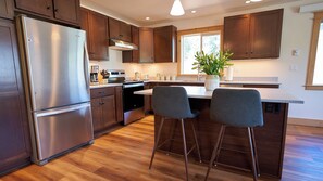 Fridge, microwave, oven, stovetop - Winthrop Trailside Getaway 1 - A cozy trailside retreat in the Methow Valley. (Winthrop)