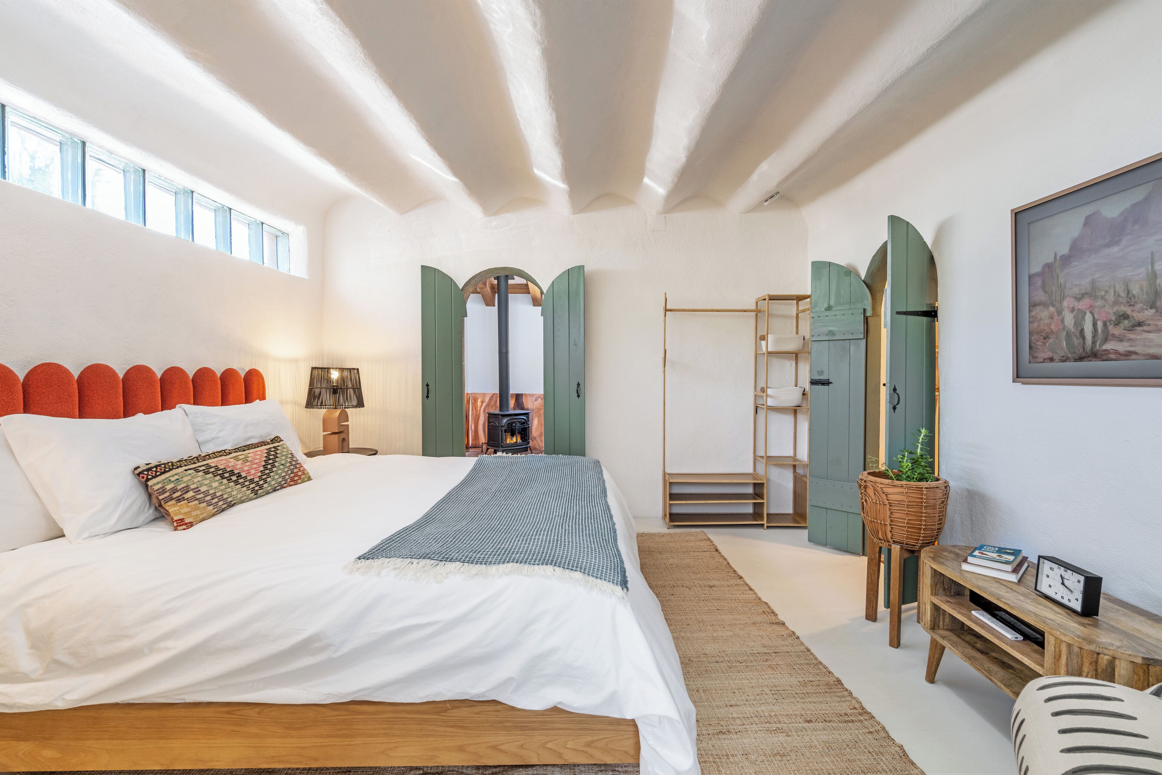 2 habitaciones, tabla de planchar con plancha y cuna de viaje 