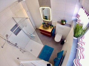 Apartment | Private kitchen | Oven, electric kettle, toaster - Holiday Apartment Erlebnisrhoen (Ehrenberg)