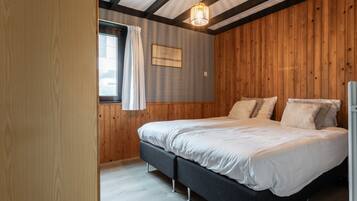 House | 4 bedrooms, bed sheets