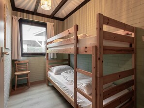 House | 4 bedrooms, bed sheets