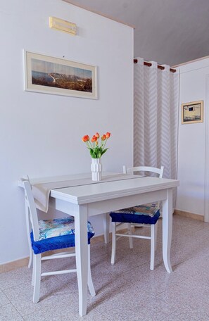 Dining - Gargano-mattinata: Casa Mami. Tipica Casetta nel Centro del Paese (Mattinata)