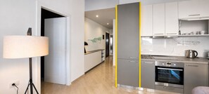 Fridge, microwave, oven, coffee/tea maker - D&I Apartments. Style, elegance and comfort (Saranda)