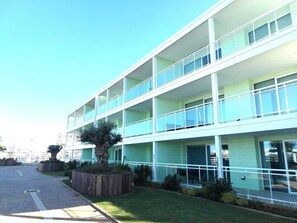 Exterior - Luxury Studio apartment with Resort deck, Pools, Jacuzzi and Incredible views. (Gibraltar)