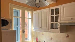 Private kitchen - Appartement Proche de la Mer, Idéal Pour 2 à 4 Personnes, Garage Privé (Collioure)