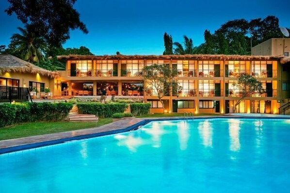 Outdoor pool - EKHO Safari Tissa (Tissamaharama)