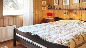 House | 4 bedrooms, individually furnished - 6 Person Holiday Home in Norrtalje (Norrtälje)