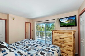 Interior - Mountain Palette by Avantstay Hot Tub, Game Room, Deck, Sweeping Views! (Big Bear City)
