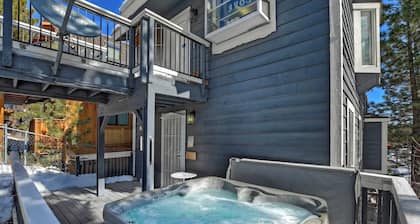 Mountain Palette by Avantstay Hot Tub, Game Room, Deck, Sweeping Views!