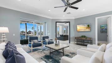 House (5 Bedrooms) | Interior