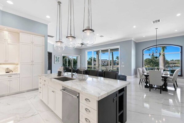 Talo (5 Bedrooms) | Sisätilat