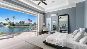 Interior - Marco Polo by Avantstay Waterfront 5bdr, Pool, Spa, Fire Pit, Walk to Beach (Marco Island)