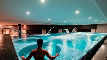 Apartment | Pool | Outdoor pool