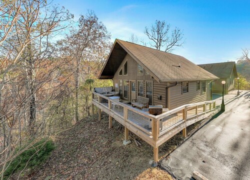Cozy 2 Bedroom Chalet .5 Miles from Dale Hollow Lake #5