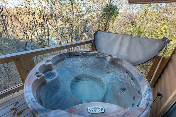 Bain à remous extérieur