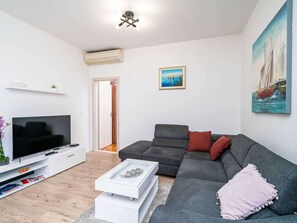 Apartment | Wohnzimmer | Flachbildfernseher