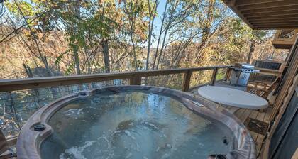 Breathtaking 4 Bedroom Chalet .5 Miles from Dale Hollow Lake #1