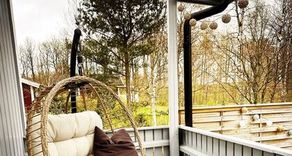 Cosy Dog-friendly Cabin w/ Fireplace Only 3 Mins From Söderåsen National Park