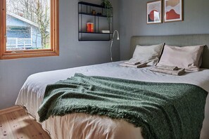 3 bedrooms, WiFi, bed sheets