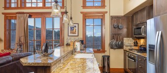 Ultimate ski-in, ski-out! 3/3 condo steps from ski lifts & gondola with exclusive resort amenities!