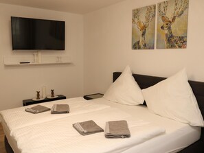 1 bedroom, individually furnished, bed sheets - Apartment With Terrace, Essen (Essen)