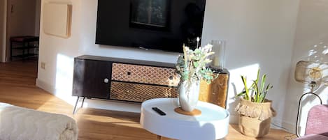 Smart-TV, Bücher, Drucker