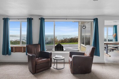Sandpiper~ Water front on the Netarts Bay ~ unobstructed views. Sleeps 6