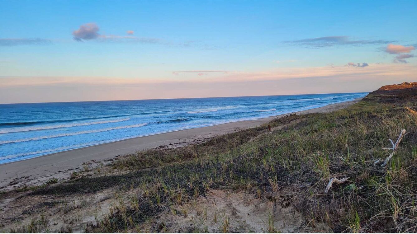 WATERFRONT 1 bedroom CASITA!! WALK TO BEACH ACCESS!