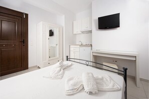 1 bedroom, free WiFi, bed sheets