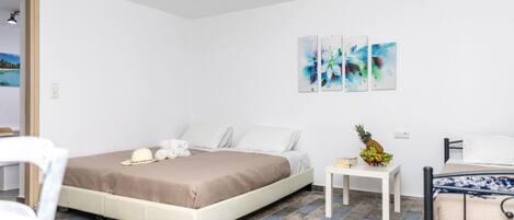 1 bedroom, iron/ironing board, free WiFi, bed sheets