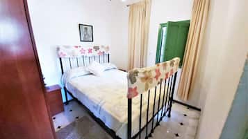 House | 4 bedrooms, bed sheets