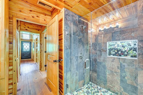 Hike & Snow Play! Creekside Cabin in Payson