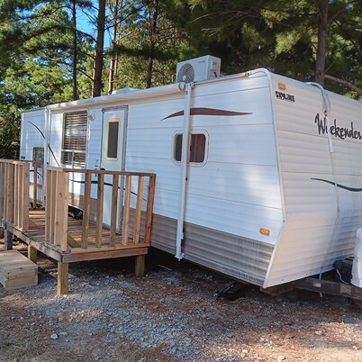 Travel Trailer with Wi-Fi @ Fabulous Bok Vegas Interactive Petting Zoo and Farm