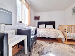 House | 2 bedrooms, individually furnished