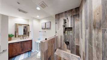 Condo (#2008 - No Pets) | Bathroom | Towels, toilet paper