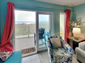 Condo (2 Bedrooms) | Diversos
