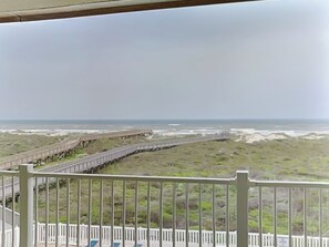 Condo (2 Bedrooms) | Diversos