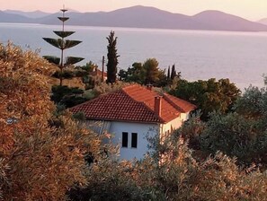 Exterior - Margianou Seaview Apartment 2, near the beach, in Greece. (Kalamos)