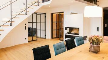 House | Dining