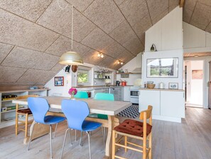 House | Dining - Cozy Lakeside Retreat - By Traum Ferienwohnungen (Fano)