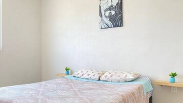 2 dormitorios, tabla de planchar con plancha, wifi y ropa de cama