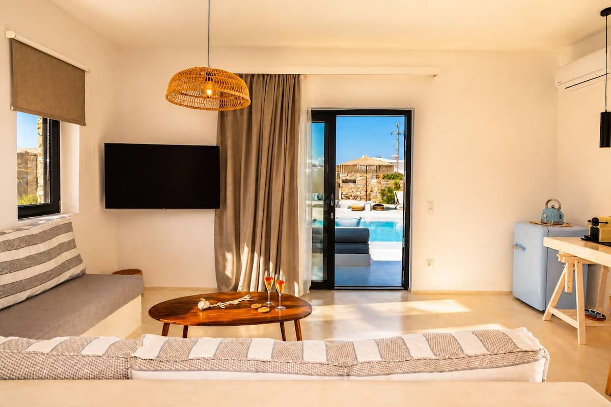 Superior Suite | Living area