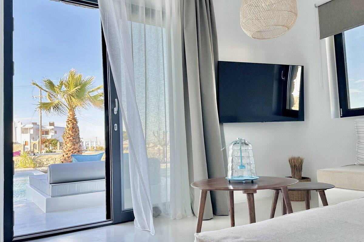 1 bedroom, desk, laptop workspace, blackout curtains
