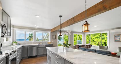 Seaside Place at Dash Point Beach