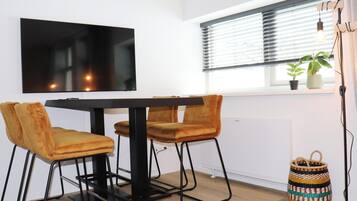 Apartment | Dining