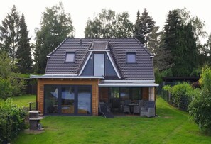 Exterior - Schaal Lake Residence (Seedorf)