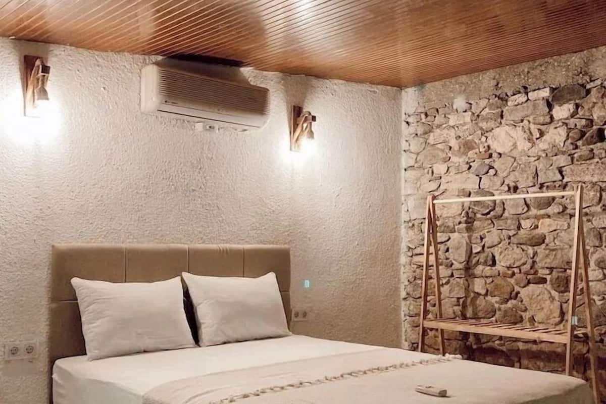 Classic Room, Garden View | Egyptian cotton sheets, premium bedding, individually furnished, desk
